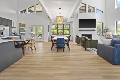 Great room on the river, thumbnail size