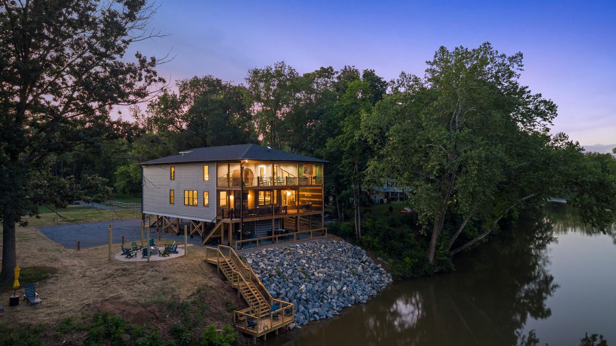 Riverside rental at twilight, Elkton